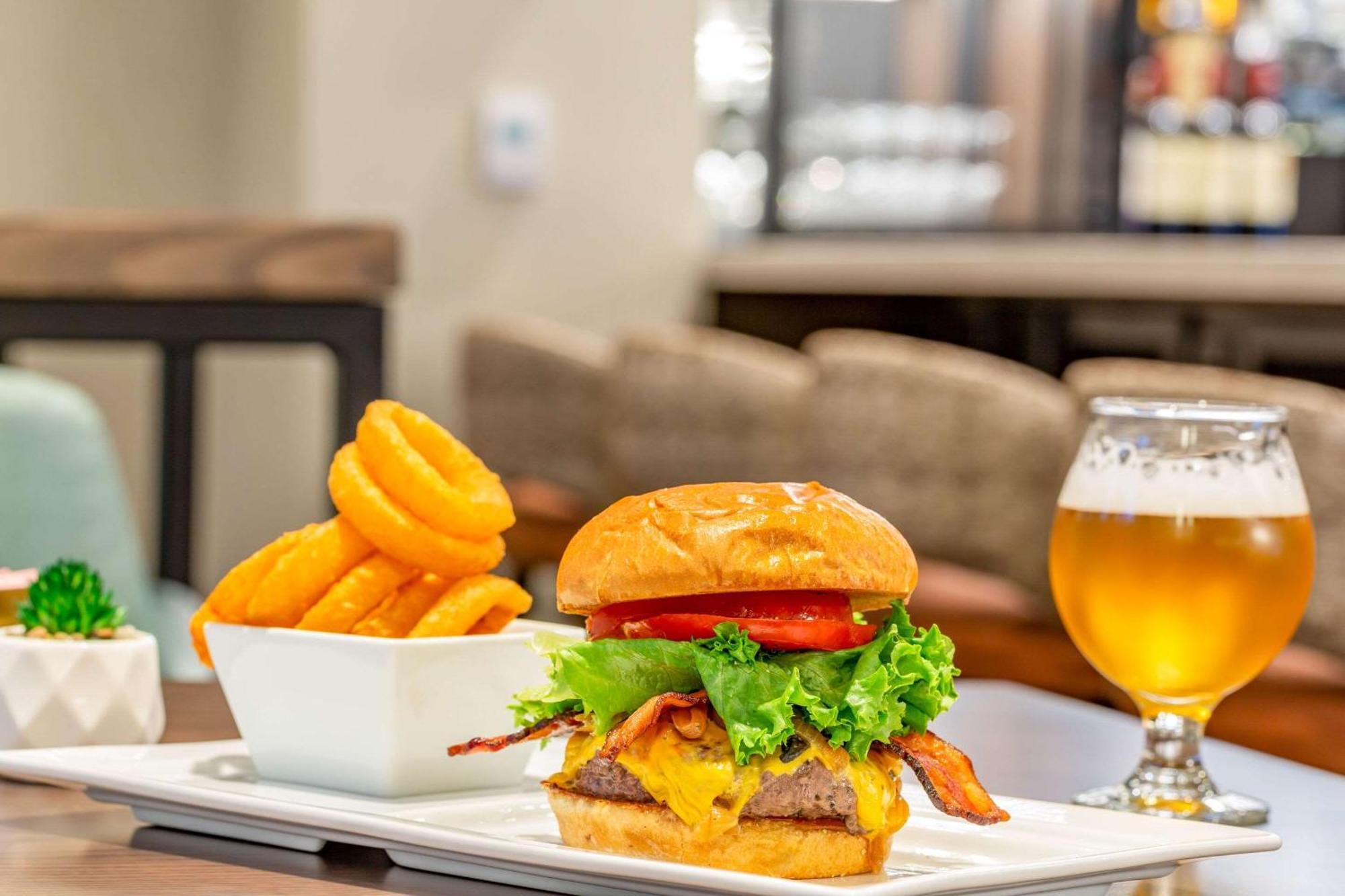 Cambria Hotel New Haven University Area 외부 사진